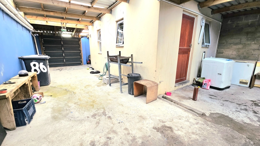 2 Bedroom Property for Sale in Harmony Village Western Cape